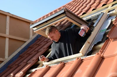 Pose de fenêtres de toit Velux à Saint-Ouen-la-Thène